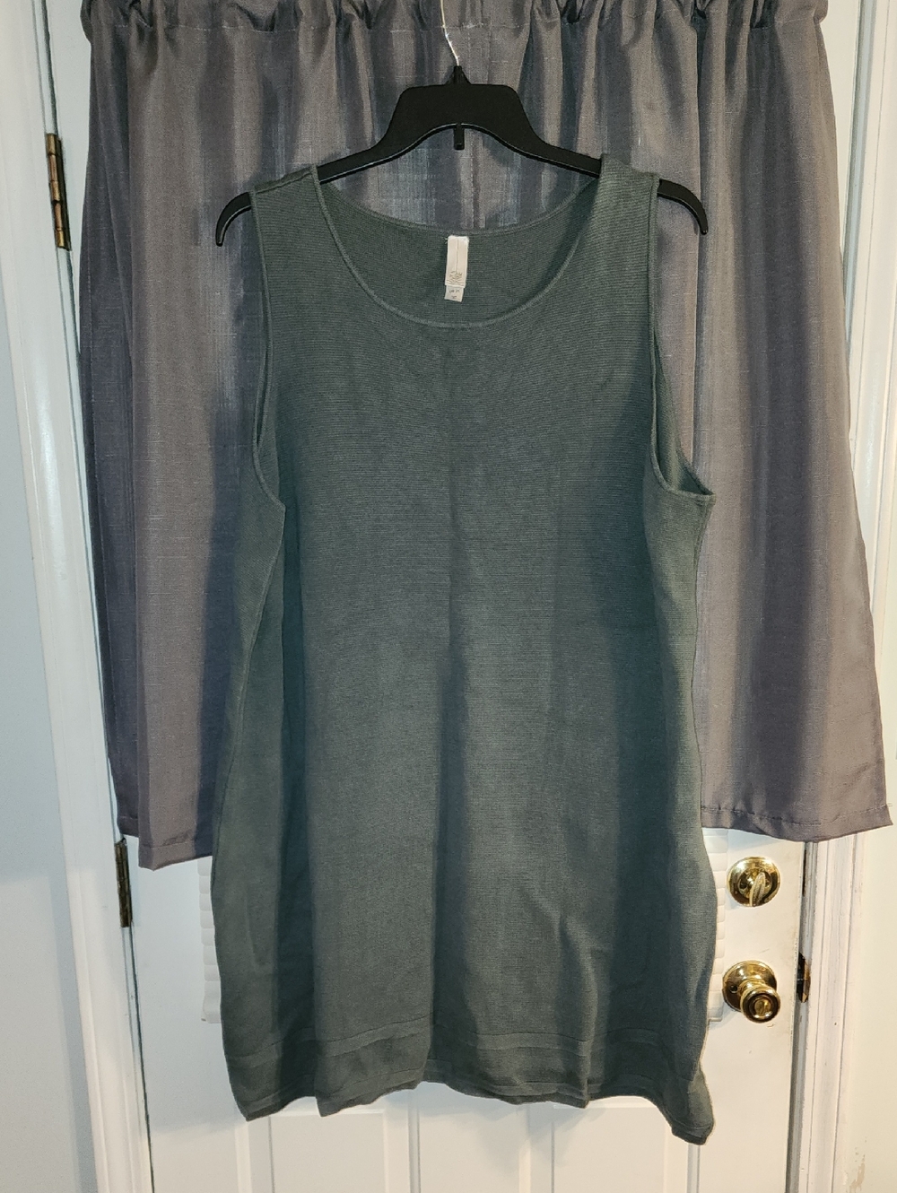 Sleeveless Crewneck Green Dress